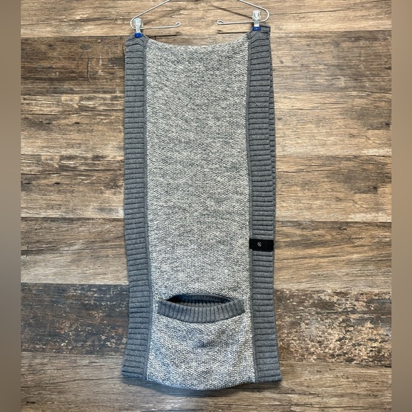 Lululemon Gray Knit Scarf with Pockets - Picture 3 of 4